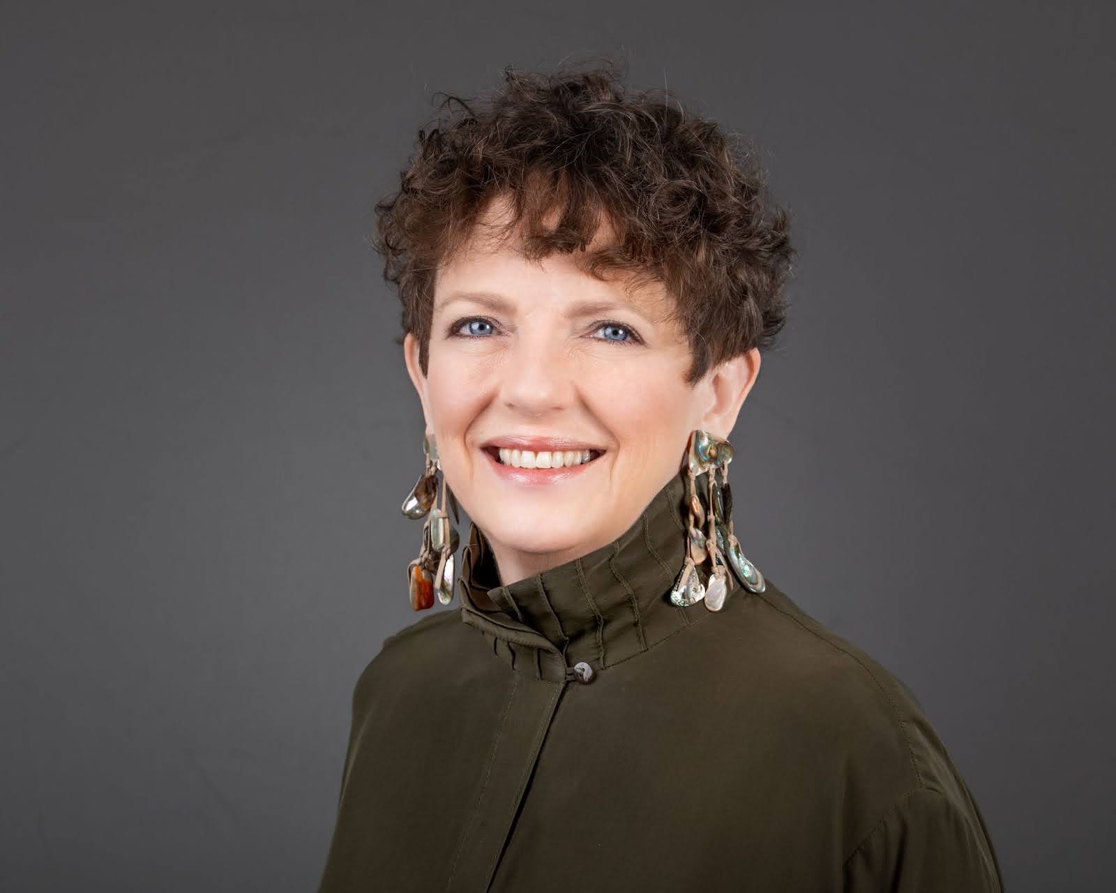 Connie Gayle White headshot